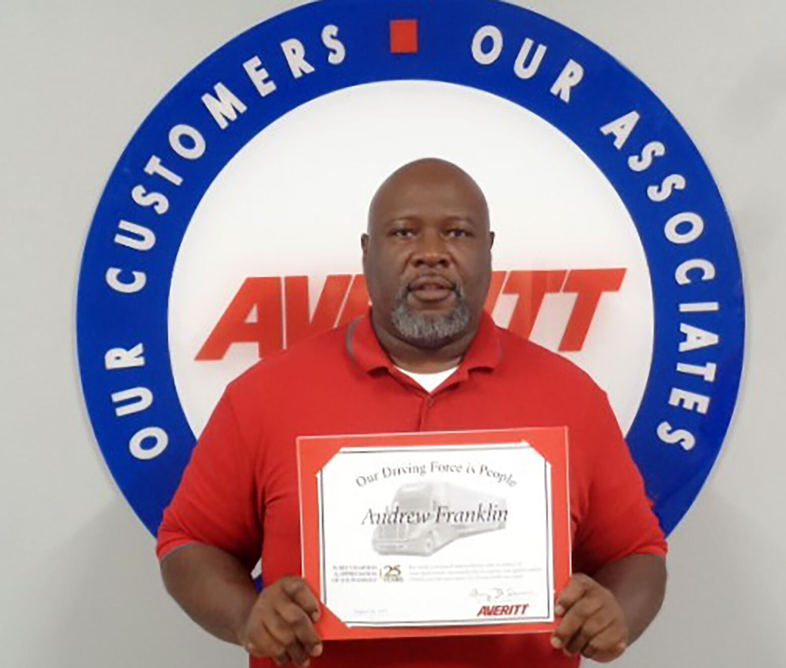Averitt honors associate from Horn Lake for 25 years of service